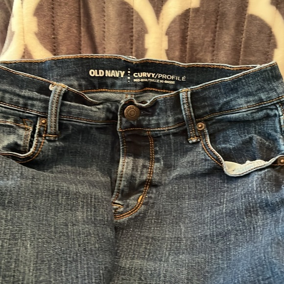 Old navy curvy profile jeans - Picture 2 of 3